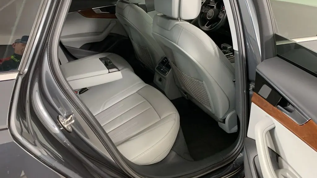 2022 Audi A4 quattro Premium 40 TFSI