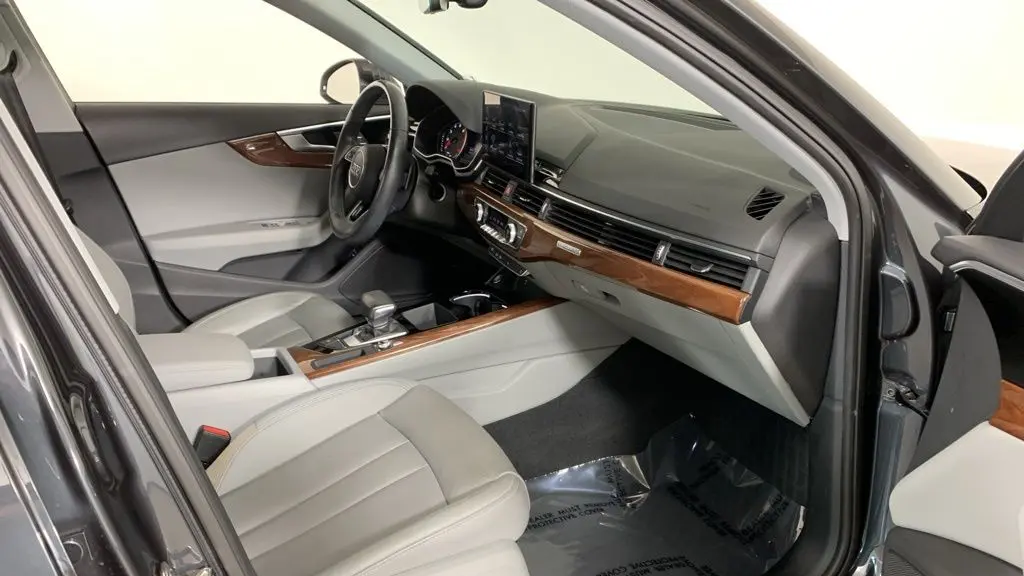 2022 Audi A4 quattro Premium 40 TFSI
