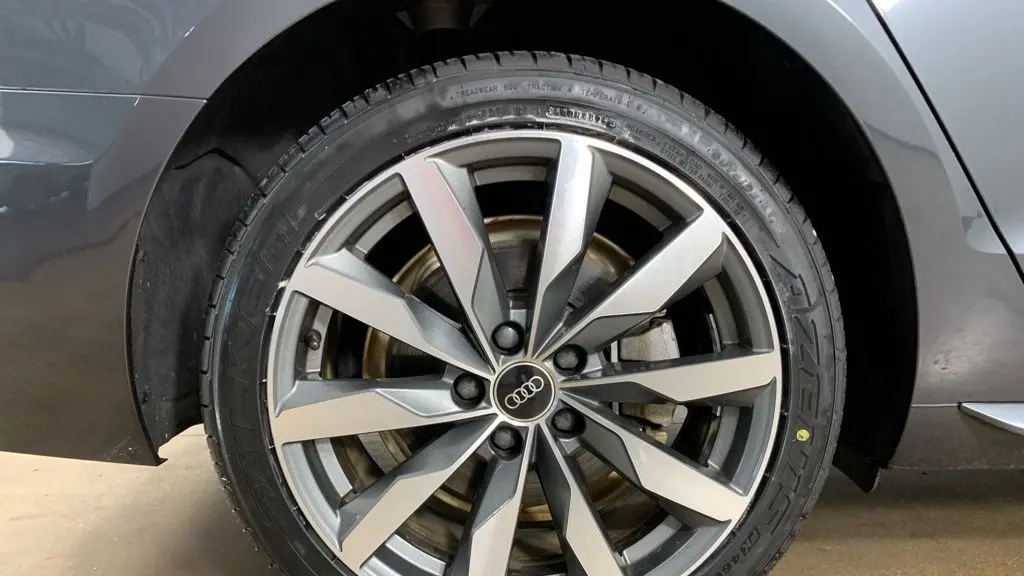 2022 Audi A4 quattro Premium 40 TFSI