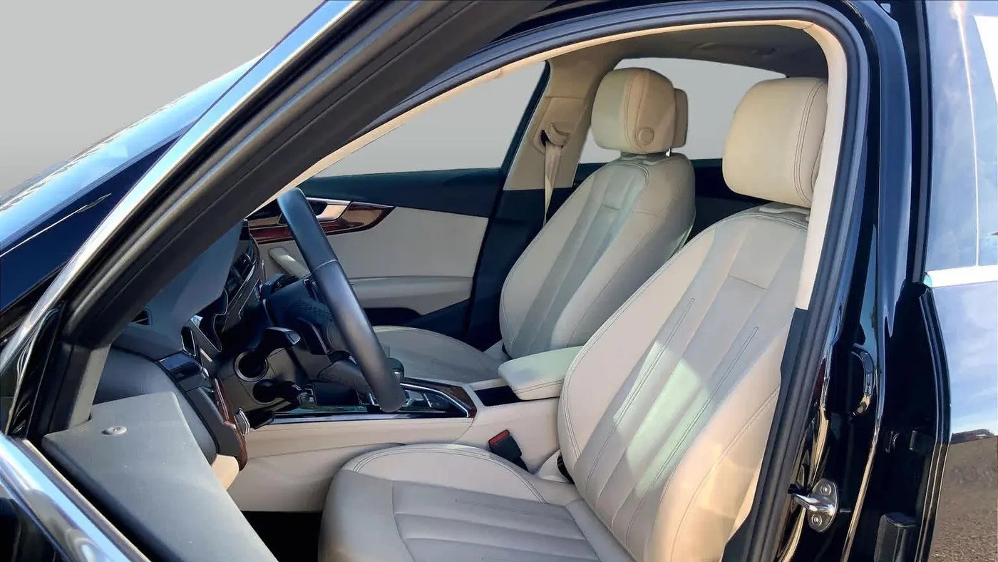 2023 Audi A4 quattro Premium 40 TFSI