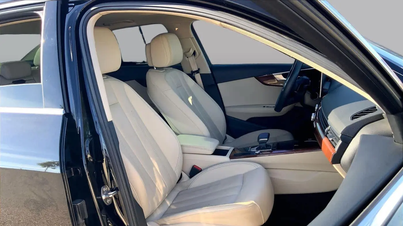 2023 Audi A4 quattro Premium 40 TFSI