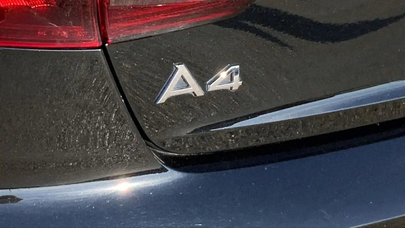 2023 Audi A4 quattro Premium 40 TFSI