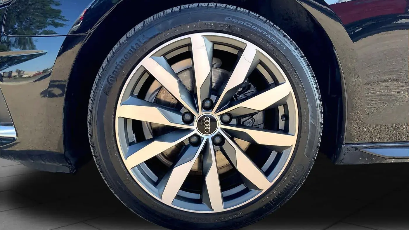 2023 Audi A4 quattro Premium 40 TFSI