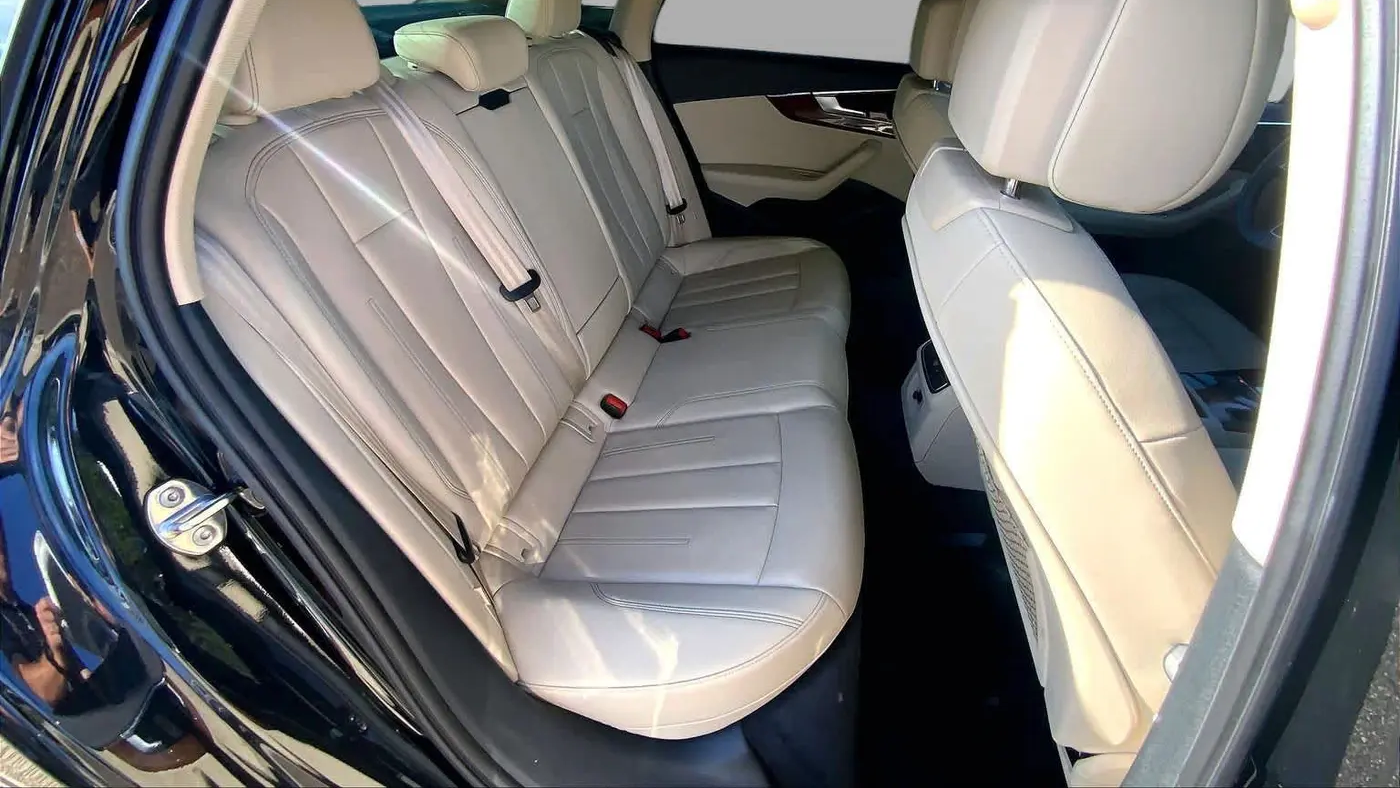 2023 Audi A4 quattro Premium 40 TFSI