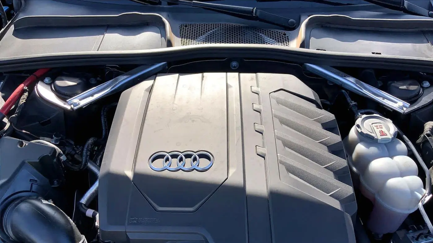 2023 Audi A4 quattro Premium 40 TFSI