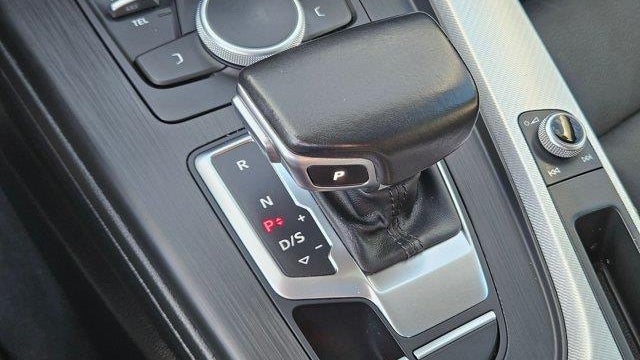 2017 Audi A4 2.0T quattro Premium