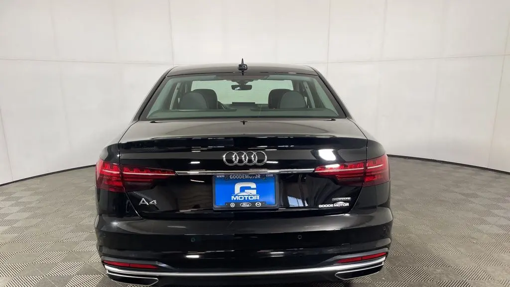 2022 Audi A4 quattro Premium Plus 40 TFSI