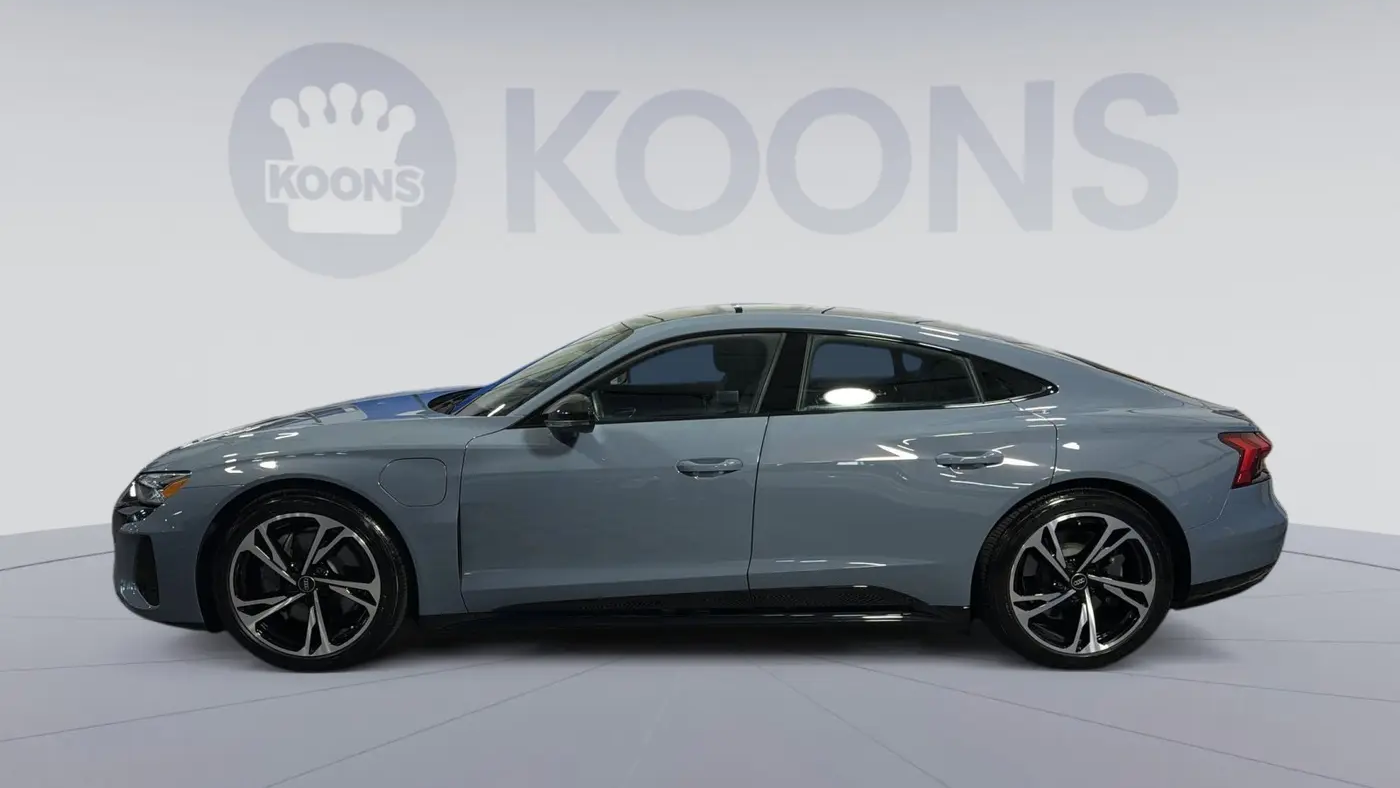 2023 Audi e-tron GT quattro Premium Plus