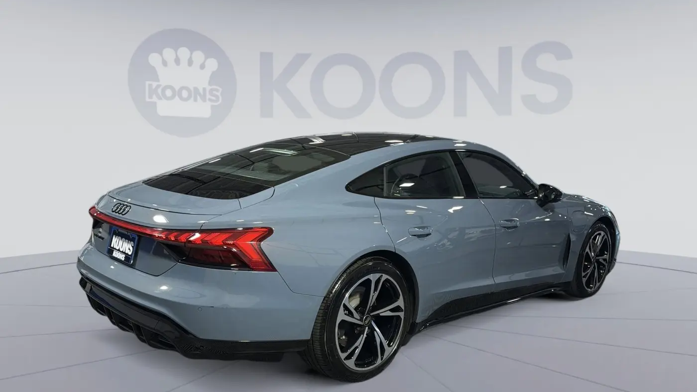 2023 Audi e-tron GT quattro Premium Plus