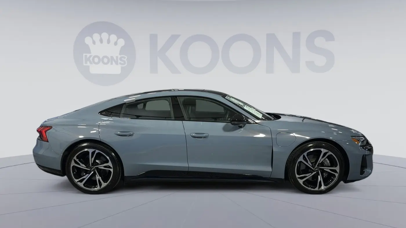 2023 Audi e-tron GT quattro Premium Plus