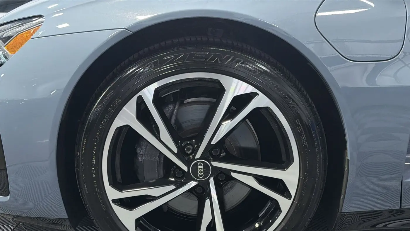 2023 Audi e-tron GT quattro Premium Plus