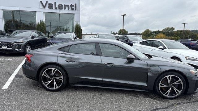 2023 Audi e-tron GT quattro Premium Plus