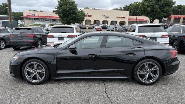 2024 Audi e-tron GT quattro Prestige