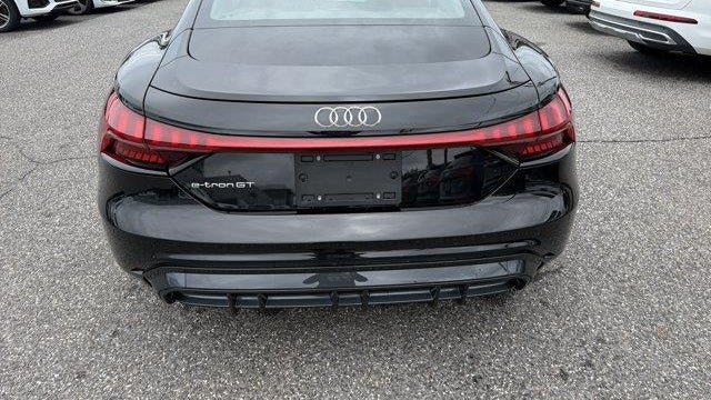 2024 Audi e-tron GT quattro Prestige