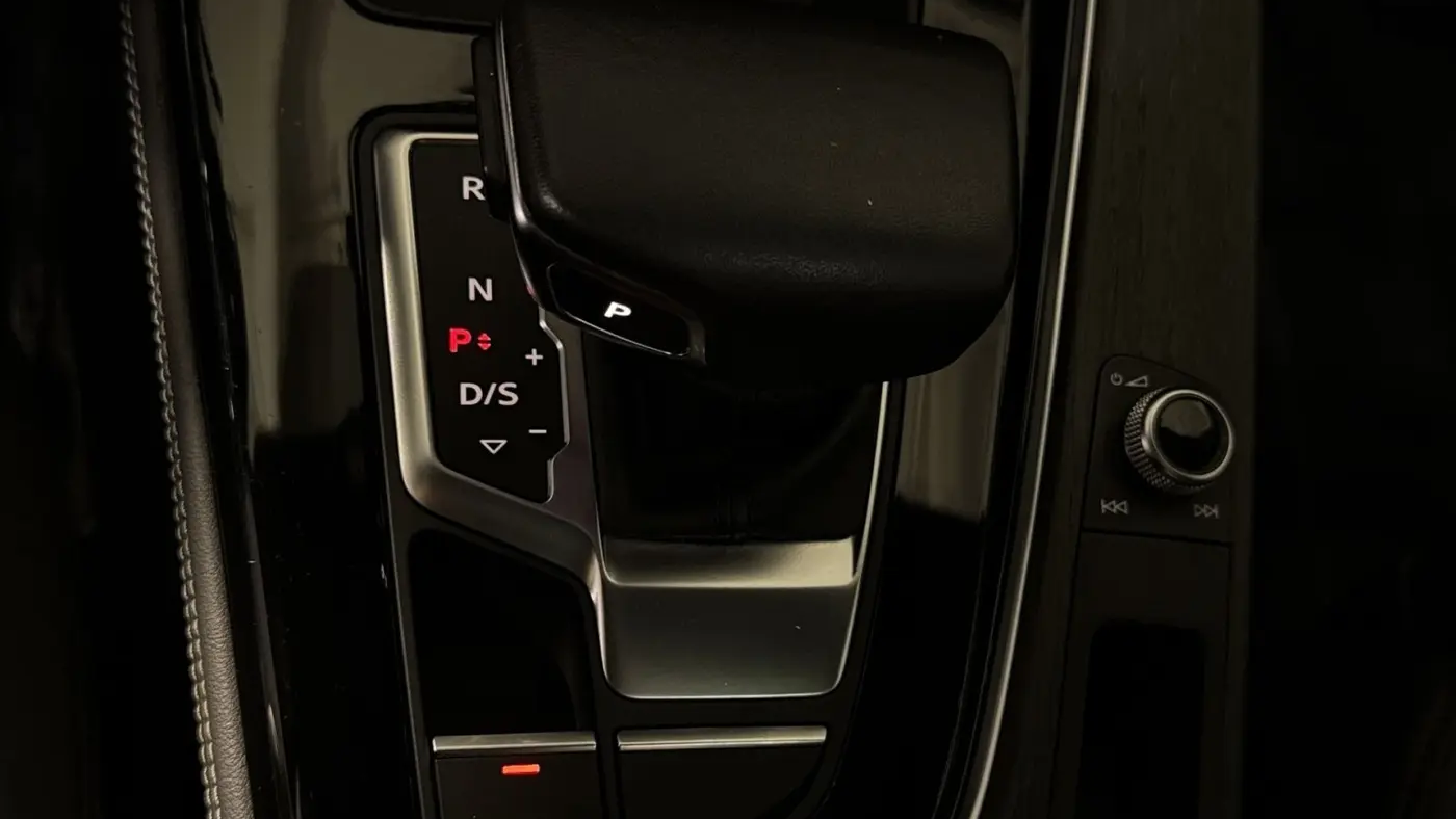 2023 Audi A4 quattro S line Prem Plus 45 TFSI