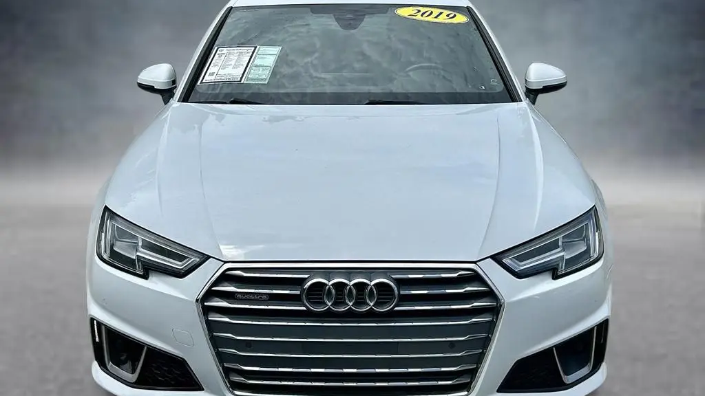 2019 Audi A4 quattro Premium Plus 45 TFSI