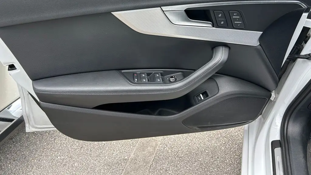 2019 Audi A4 quattro Premium Plus 45 TFSI
