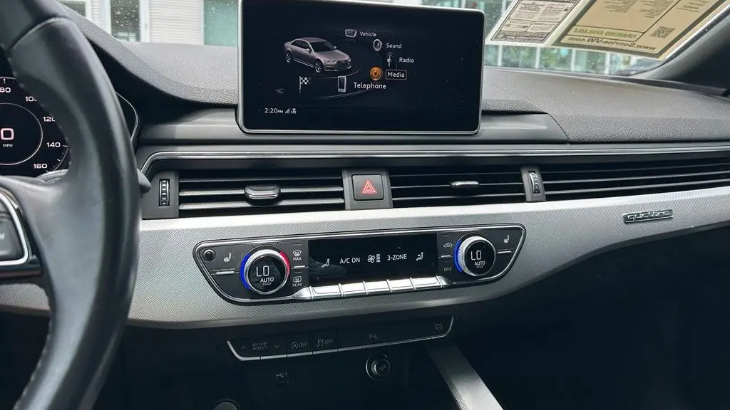 2019 Audi A4 quattro Premium Plus 45 TFSI