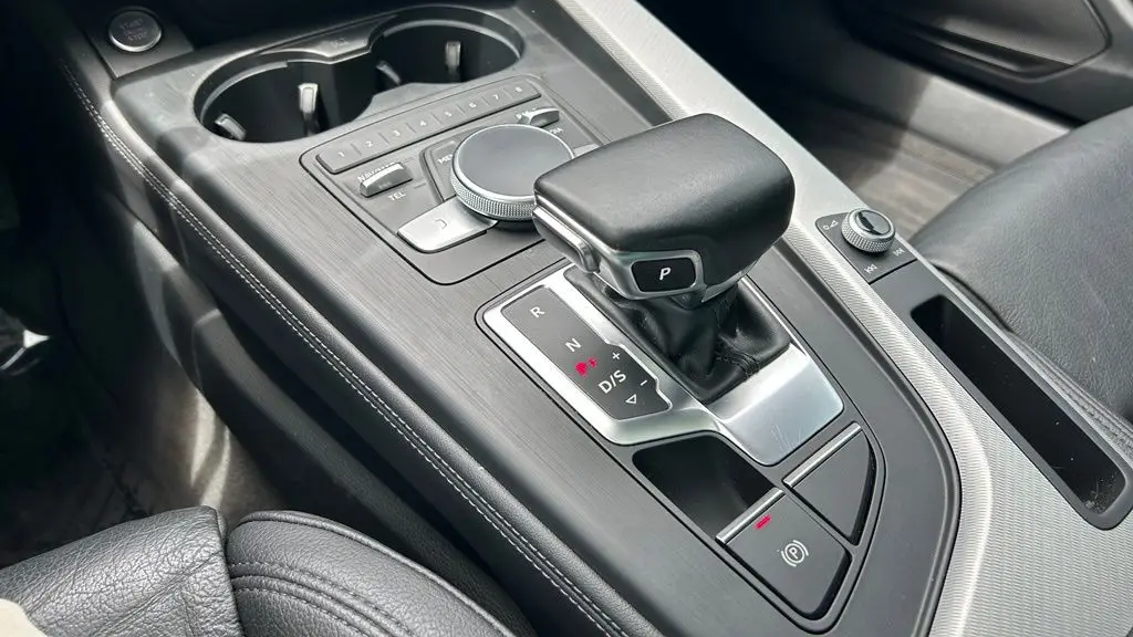 2019 Audi A4 quattro Premium Plus 45 TFSI