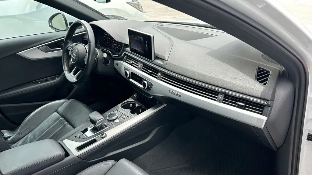 2019 Audi A4 quattro Premium Plus 45 TFSI