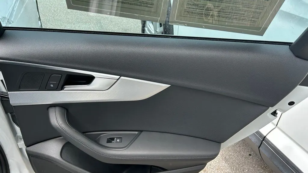 2019 Audi A4 quattro Premium Plus 45 TFSI