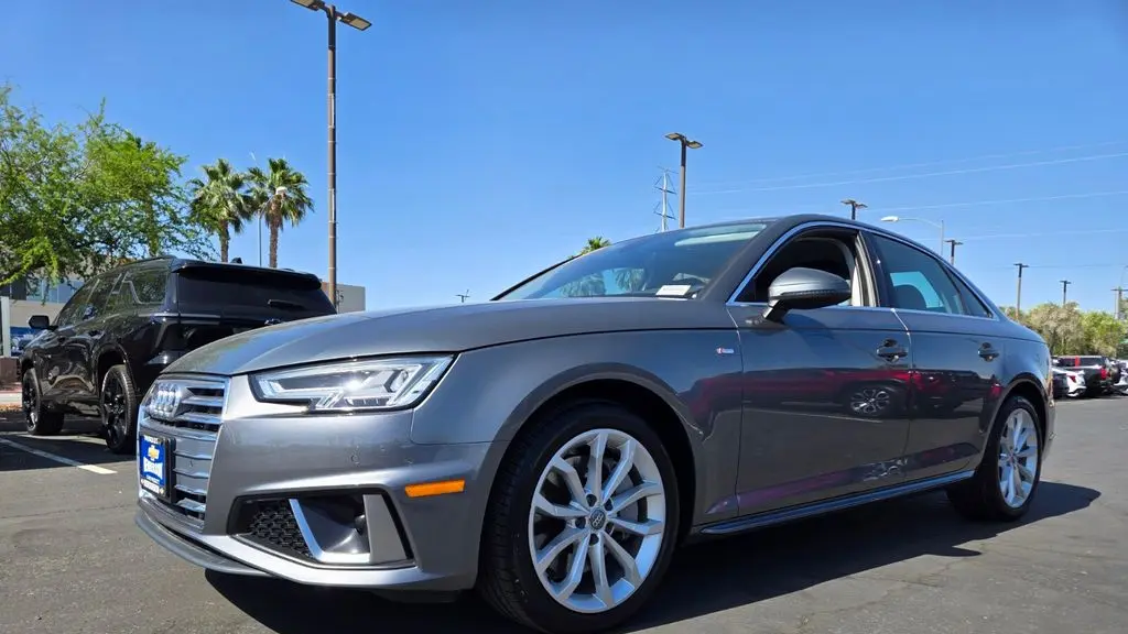 2019 Audi A4 quattro Premium Plus 45 TFSI