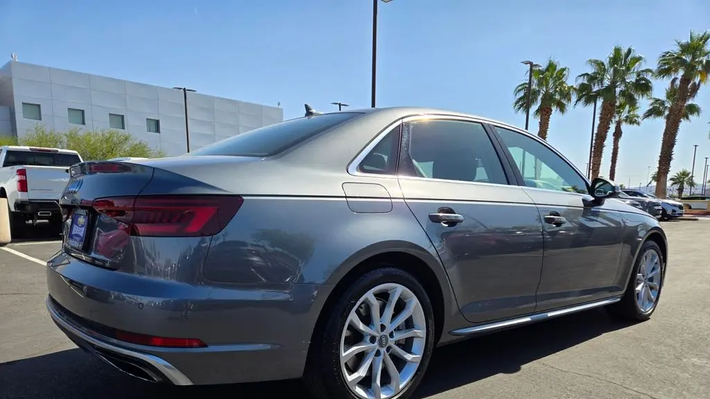 2019 Audi A4 quattro Premium Plus 45 TFSI