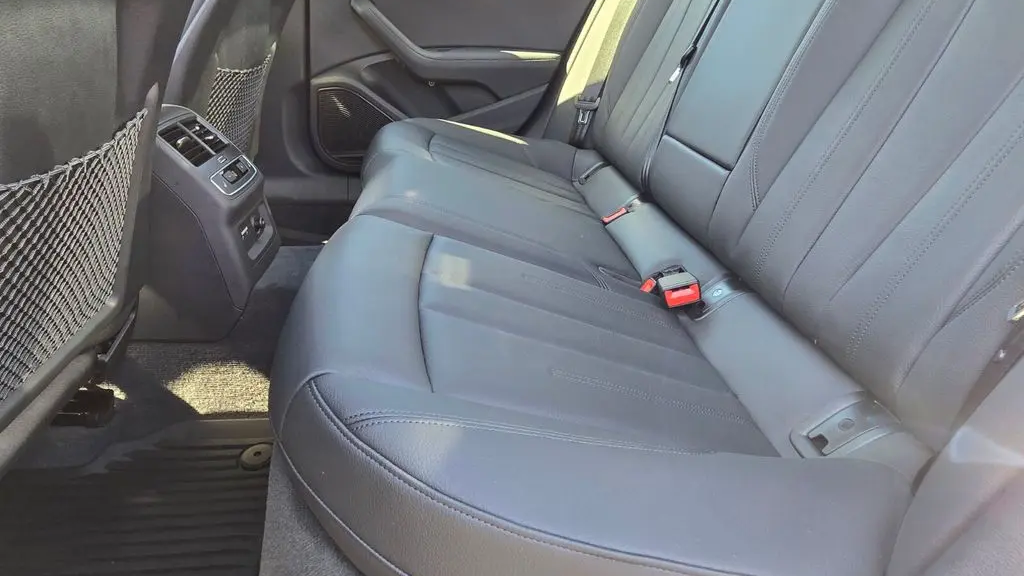 2019 Audi A4 quattro Premium Plus 45 TFSI