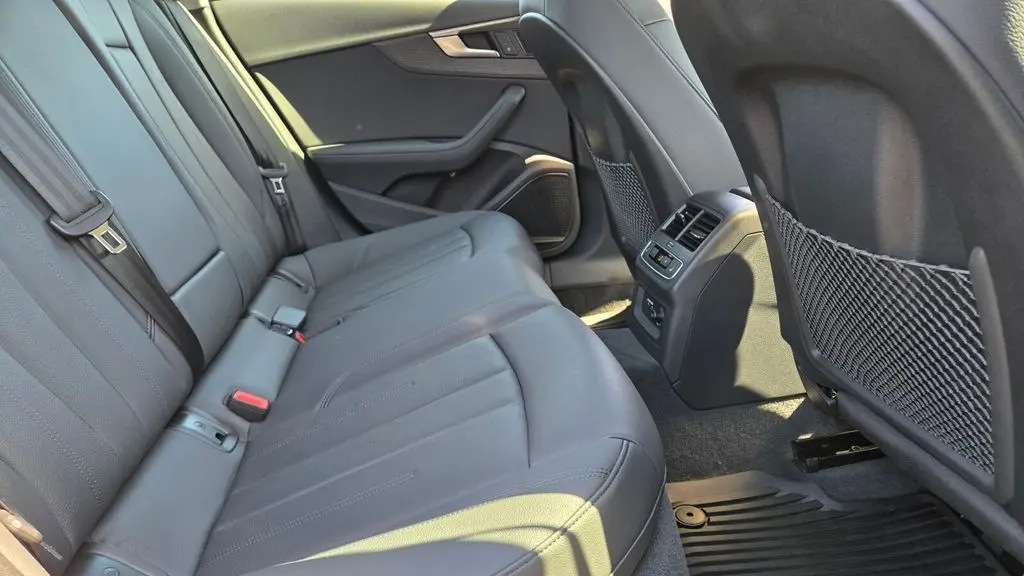 2019 Audi A4 quattro Premium Plus 45 TFSI