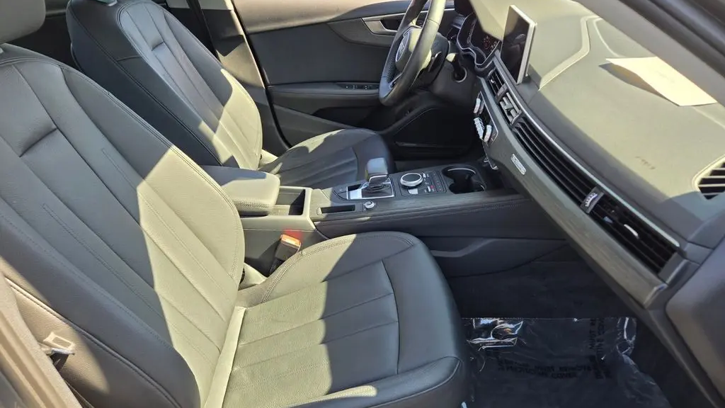 2019 Audi A4 quattro Premium Plus 45 TFSI