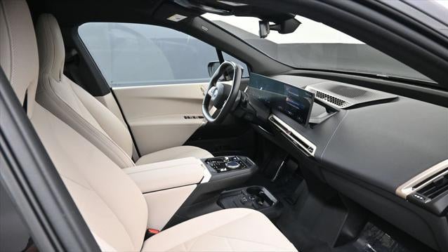 2025 BMW iX xDrive50