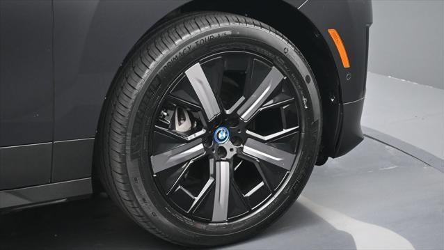 2025 BMW iX xDrive50