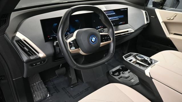 2025 BMW iX xDrive50