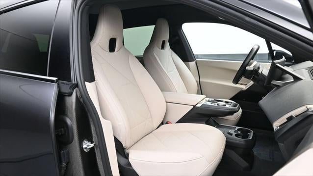 2025 BMW iX xDrive50