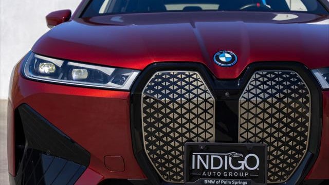 2025 BMW iX M60