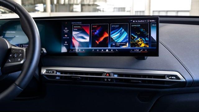 2025 BMW iX M60