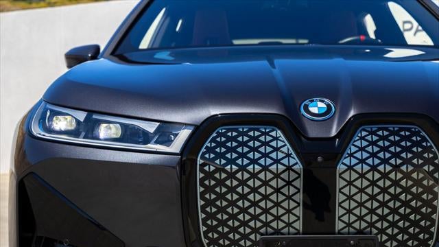 2025 BMW iX M60