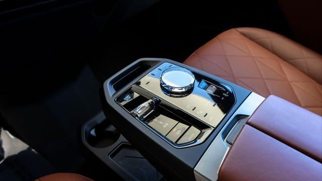 2025 BMW iX M60