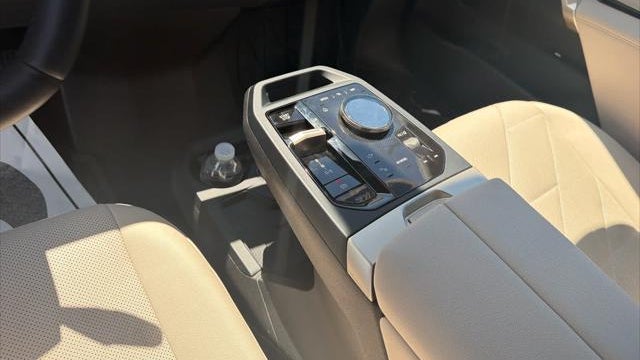 2026 BMW iX xDrive45