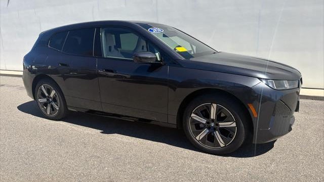 2026 BMW iX xDrive45