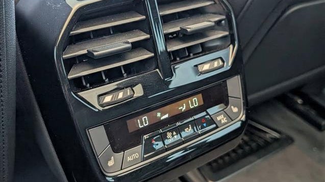 2026 BMW iX xDrive60