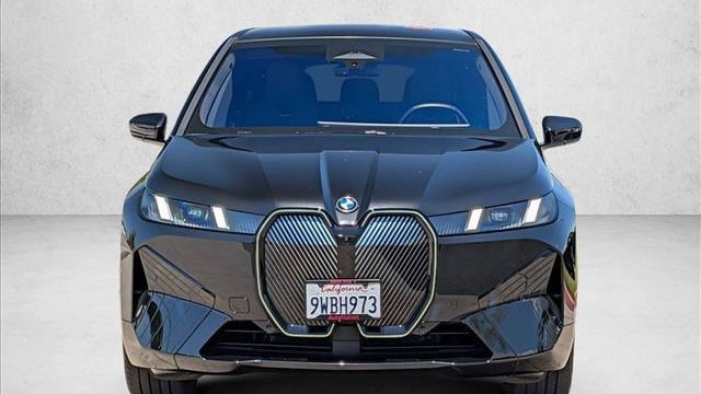 2026 BMW iX xDrive60