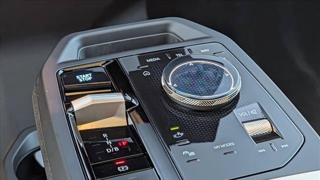 2026 BMW iX xDrive60