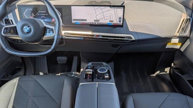 2026 BMW iX xDrive60