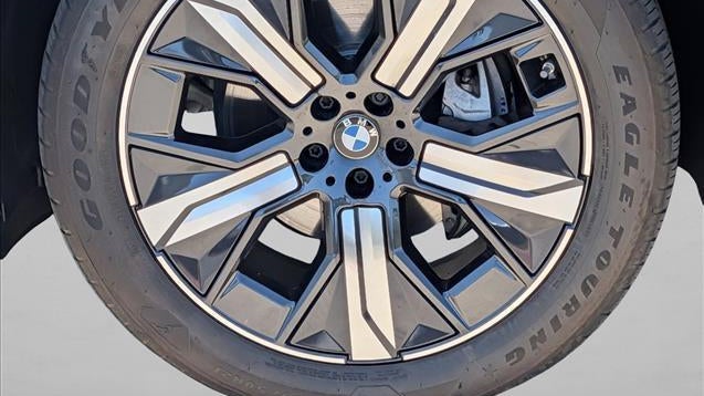 2026 BMW iX xDrive60