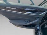 2022 5 Series Thumbnail 19