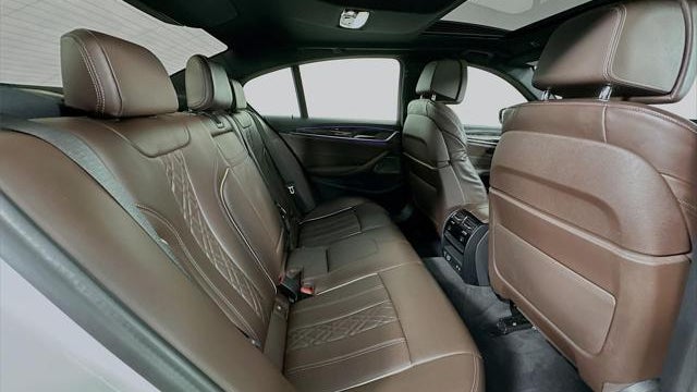 2022 BMW 5 Series M550i xDrive
