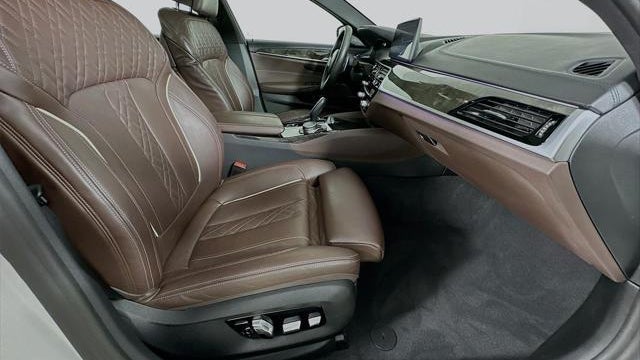2022 BMW 5 Series M550i xDrive