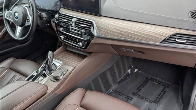 2023 BMW 5 Series M550i xDrive