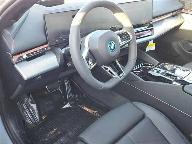 2027 BMW 550e - $85,737